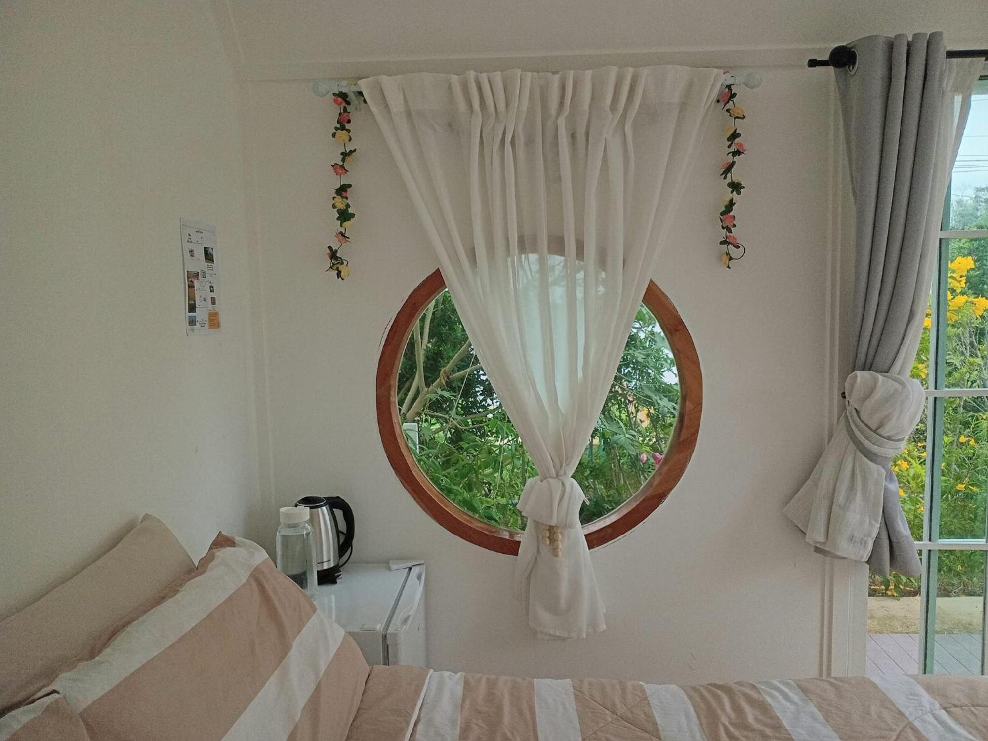 บ้านพักตากอากาศขนาดเล็ก ห่างชายหาดบางเก่า 800 เมตร #Cottage Ban Bo Yai Exteriér fotografie