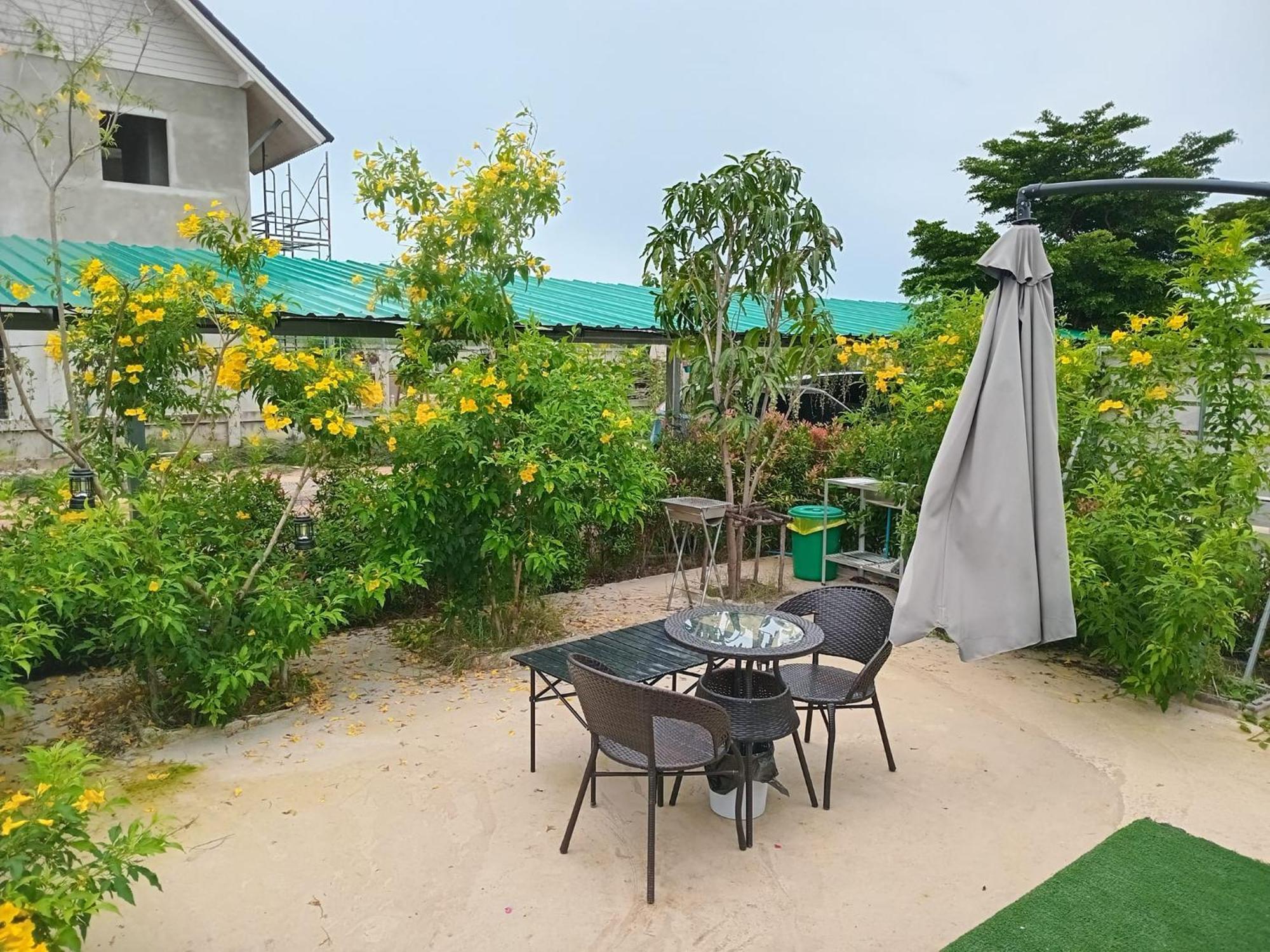 บ้านพักตากอากาศขนาดเล็ก ห่างชายหาดบางเก่า 800 เมตร #Cottage Ban Bo Yai Exteriér fotografie