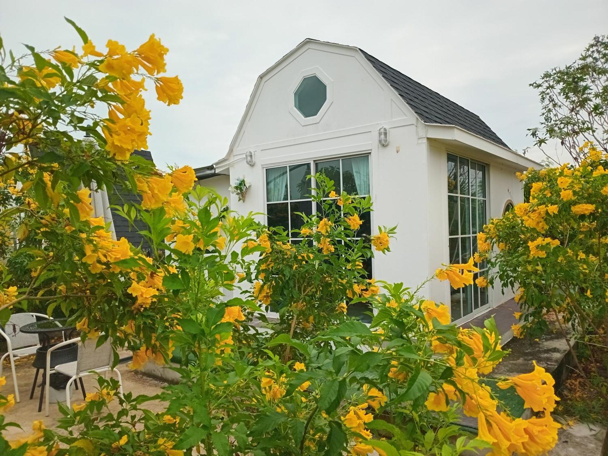 บ้านพักตากอากาศขนาดเล็ก ห่างชายหาดบางเก่า 800 เมตร #Cottage Ban Bo Yai Exteriér fotografie